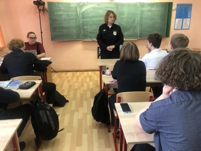 В Павлово-Посадском городском округе сотрудник уголовного розыска провела профилактическую акцию «Выбери жизнь!»